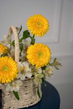 callaia-flowers-dubai-uae-product-baskets-sunny-daisy-3