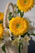 callaia-flowers-dubai-uae-product-baskets-sunny-daisy-6