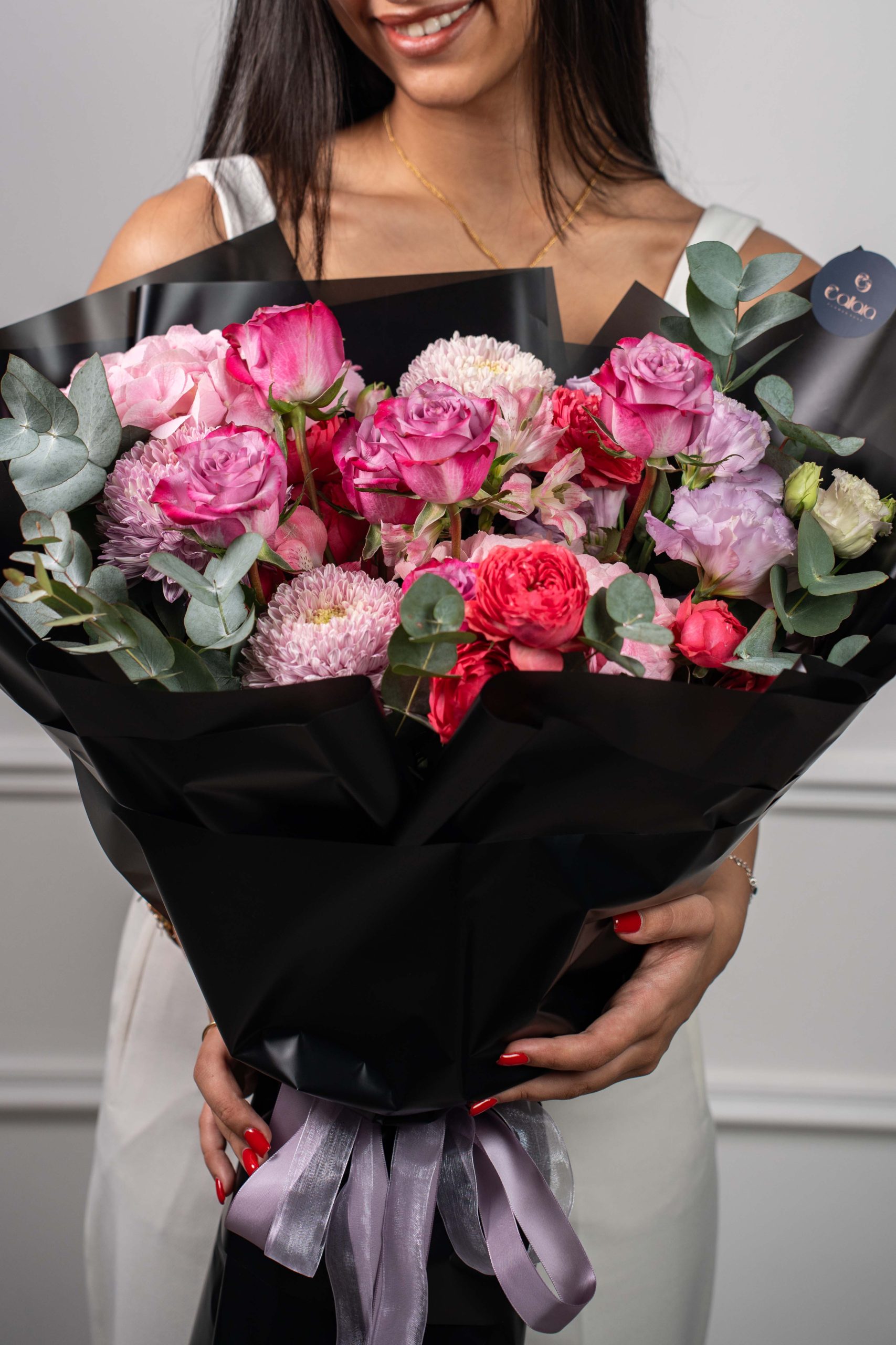 callaia-flowers-dubai-uae-product-bouquets-rosehold-5