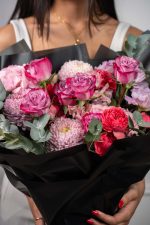 callaia-flowers-dubai-uae-product-bouquets-rosehold-7