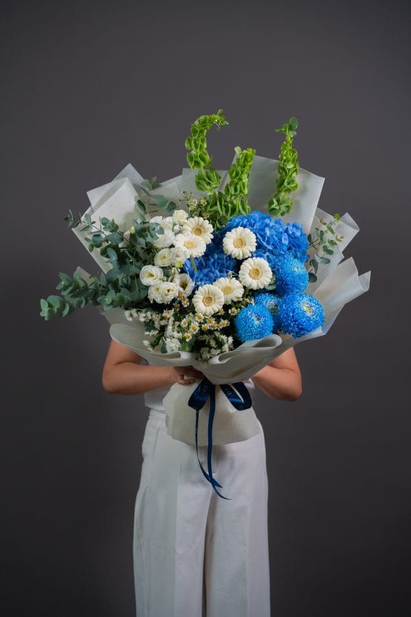 Blue Bliss Signature Bouquet
