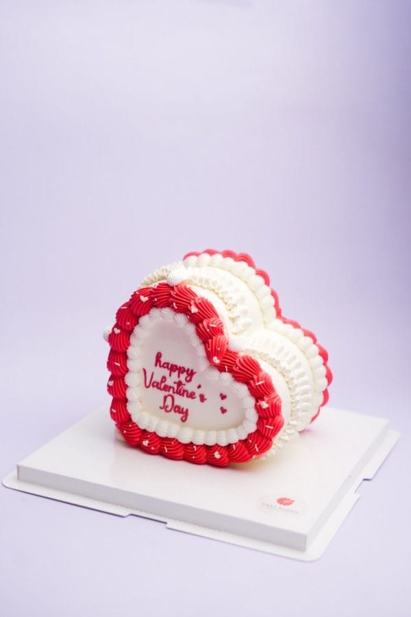 Valentine Heart Vintage Cake