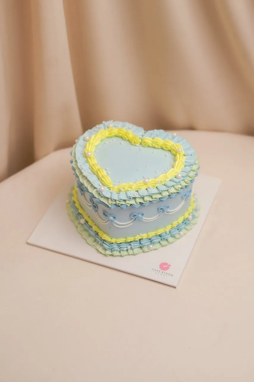 Pastel Pearl Heart Cake - Image 1